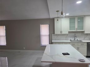 7219 NW 43rd St, Coral Springs FL 33065