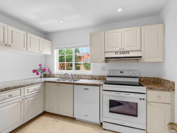 6105 Via Laguna Lane, Boca Raton FL 33433