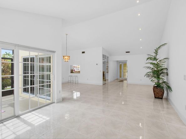 6105 Via Laguna Lane, Boca Raton FL 33433