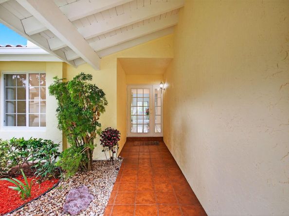 6105 Via Laguna Lane, Boca Raton FL 33433