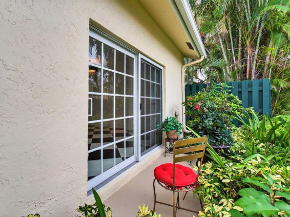 6105 Via Laguna Lane, Boca Raton FL 33433