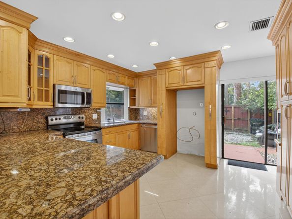 7576 E Sierra Terrace E, Boca Raton FL 33433