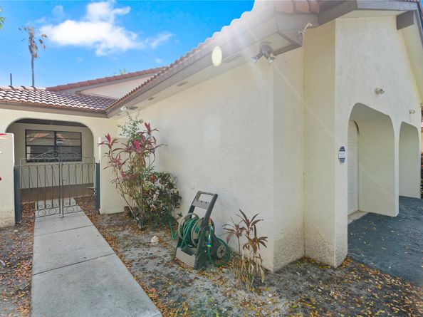 2177 Montpeliar, Weston FL 33326
