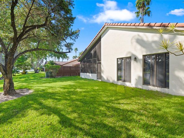 2177 Montpeliar, Weston FL 33326
