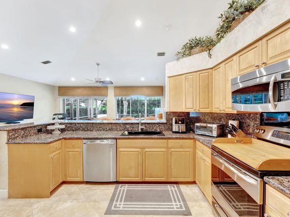 12055 Classic Dr, Coral Springs FL 33071