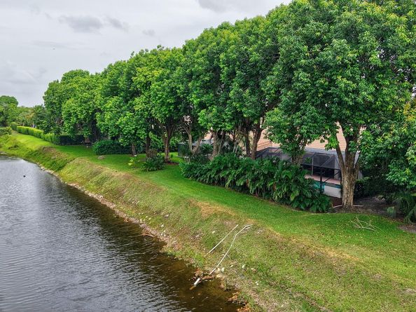12055 Classic Dr, Coral Springs FL 33071