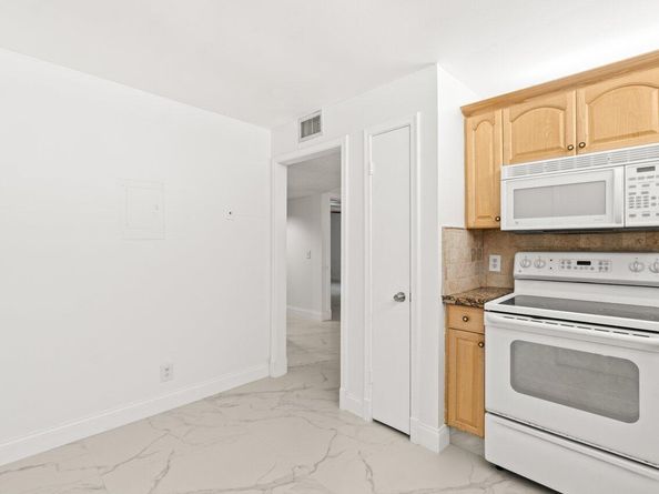 22615 SW 66th Avenue 310, Boca Raton FL 33428
