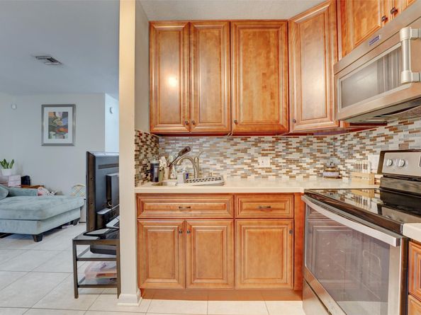 1208 SW 2nd Ct, Fort Lauderdale FL 33312