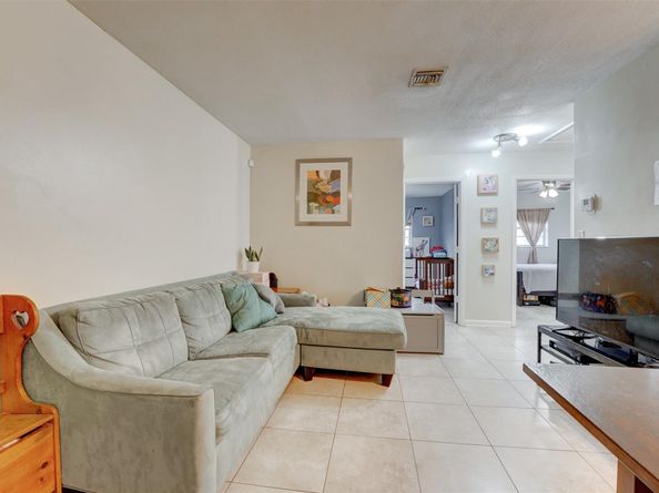 1208 SW 2nd Ct, Fort Lauderdale FL 33312