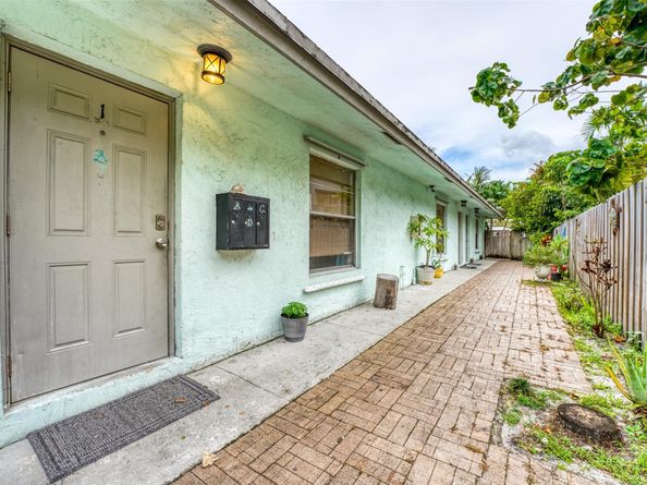 1208 SW 2nd Ct, Fort Lauderdale FL 33312