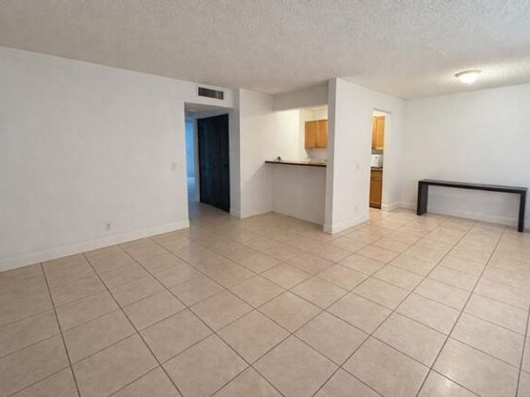 416 Meadows Circle, Boynton Beach FL 33436