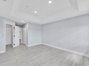 150 Jacaranda Country Club Dr 200, Plantation FL 33324