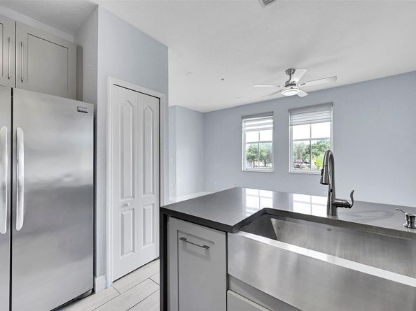 150 Jacaranda Country Club Dr 200, Plantation FL 33324