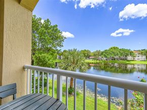 150 Jacaranda Country Club Dr 200, Plantation FL 33324