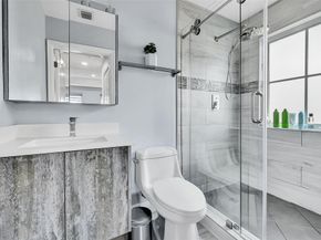 150 Jacaranda Country Club Dr 200, Plantation FL 33324