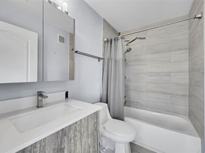 150 Jacaranda Country Club Dr 200, Plantation FL 33324