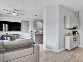 150 Jacaranda Country Club Dr 200, Plantation FL 33324