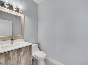 150 Jacaranda Country Club Dr 200, Plantation FL 33324