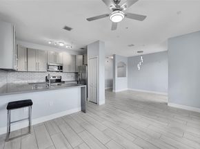 150 Jacaranda Country Club Dr 200, Plantation FL 33324