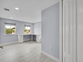 150 Jacaranda Country Club Dr 200, Plantation FL 33324