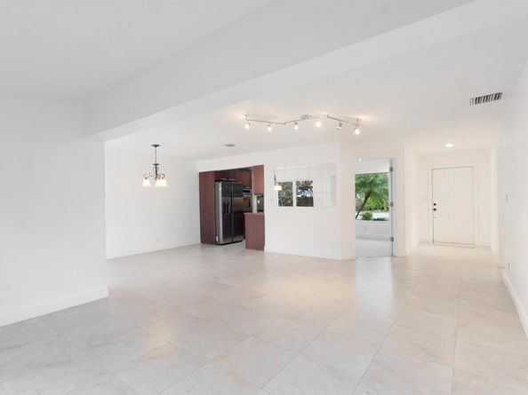 2940 NE 18th Street, Pompano Beach FL 33062