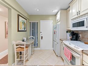 1202 Bahama Bend J2, Coconut Creek FL 33066