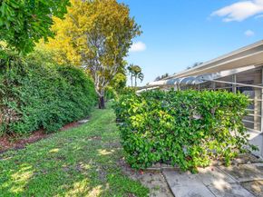 7293 W Oakridge Circle, Lantana FL 33462