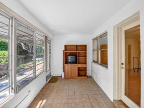 7293 W Oakridge Circle, Lantana FL 33462