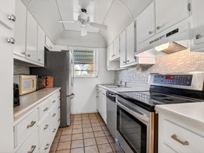 7293 W Oakridge Circle, Lantana FL 33462