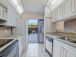 9101 SW 19th Pl B, Davie FL 33324