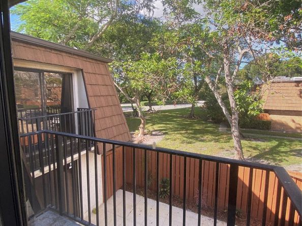 9101 SW 19th Pl B, Davie FL 33324