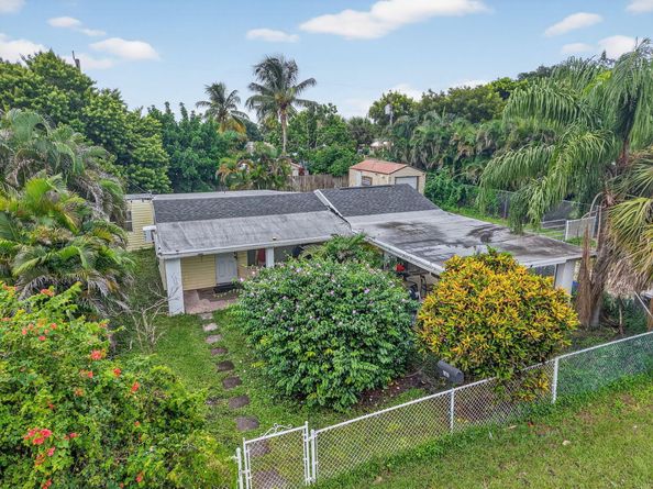 1079 Highview Road, Lake Worth FL 33462