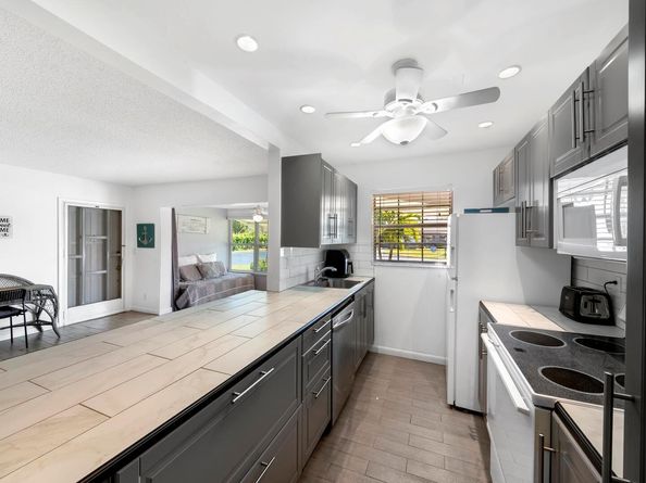 1382 High Point Way NE C, Delray Beach FL 33445