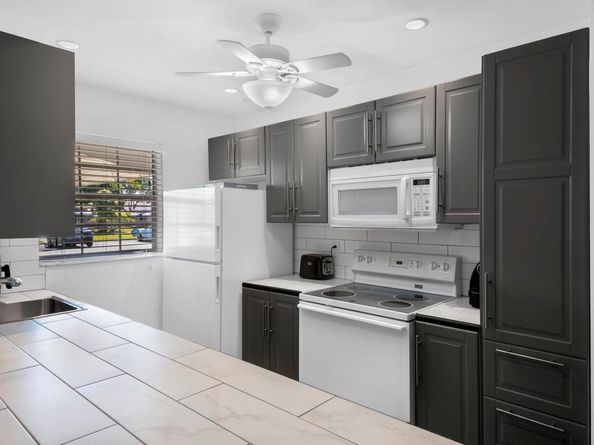 1382 High Point Way NE C, Delray Beach FL 33445