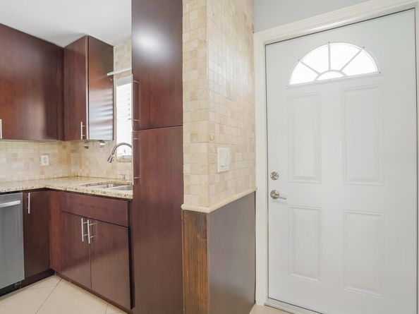 9851 Sandalfoot Boulevard 207, Boca Raton FL 33428