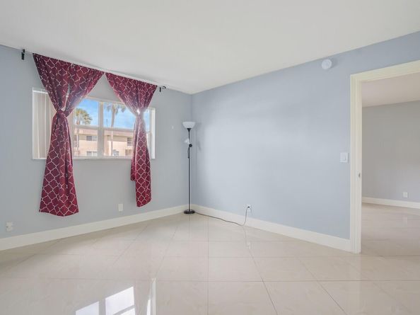 9851 Sandalfoot Boulevard 207, Boca Raton FL 33428