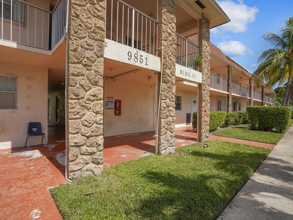 9851 Sandalfoot Boulevard 207, Boca Raton FL 33428