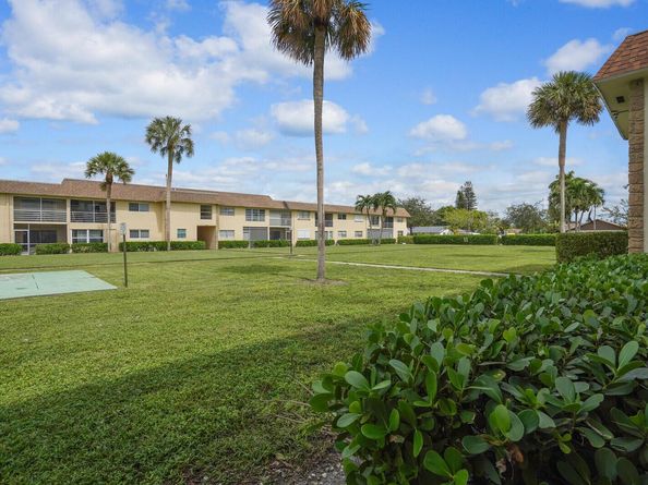 9851 Sandalfoot Boulevard 207, Boca Raton FL 33428