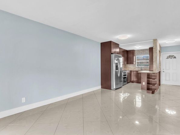 9851 Sandalfoot Boulevard 207, Boca Raton FL 33428