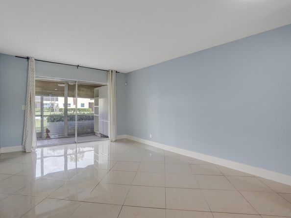 9851 Sandalfoot Boulevard 207, Boca Raton FL 33428