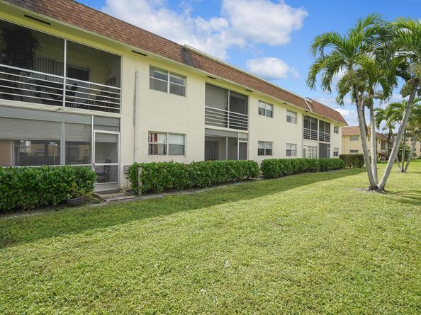 9851 Sandalfoot Boulevard 207, Boca Raton FL 33428