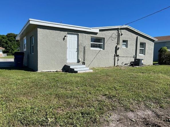1373 W 30th Street, Riviera Beach FL 33404