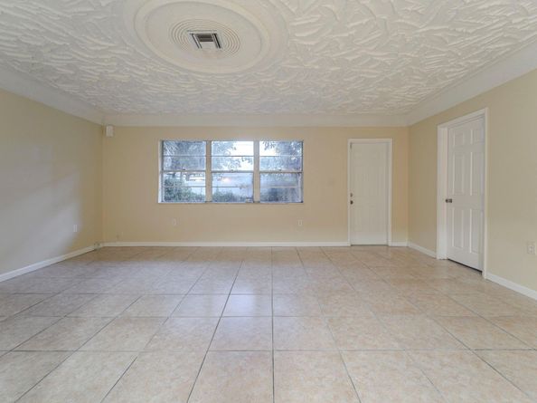 3341 NW 7th St, Lauderhill FL 33311