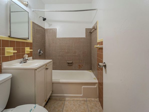 3341 NW 7th St, Lauderhill FL 33311