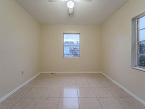 3341 NW 7th St, Lauderhill FL 33311