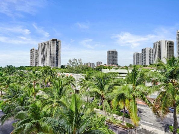 3770 NE 171st St 505, North Miami Beach FL 33160