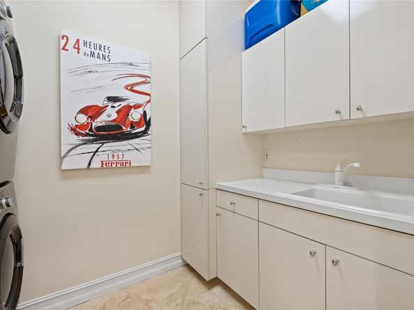 2637 NE 28th Ct, Lighthouse Point FL 33064