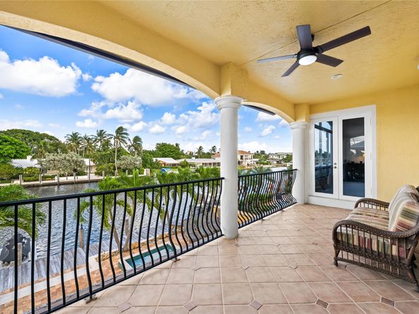 2637 NE 28th Ct, Lighthouse Point FL 33064