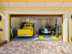 2637 NE 28th Ct, Lighthouse Point FL 33064