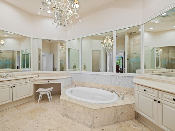 2637 NE 28th Ct, Lighthouse Point FL 33064